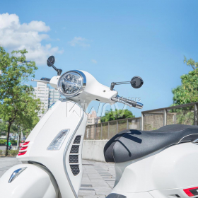 バイクミラー　オーラー　黒　大抵の近代ベスパ用　GTS/ GTV/ LX/ LT/ LXV/ S