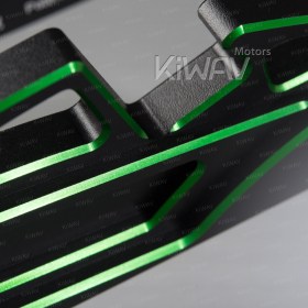 アルミ製スマホ-/タブレットスタンド　マカー　緑　スポーツカースタイル